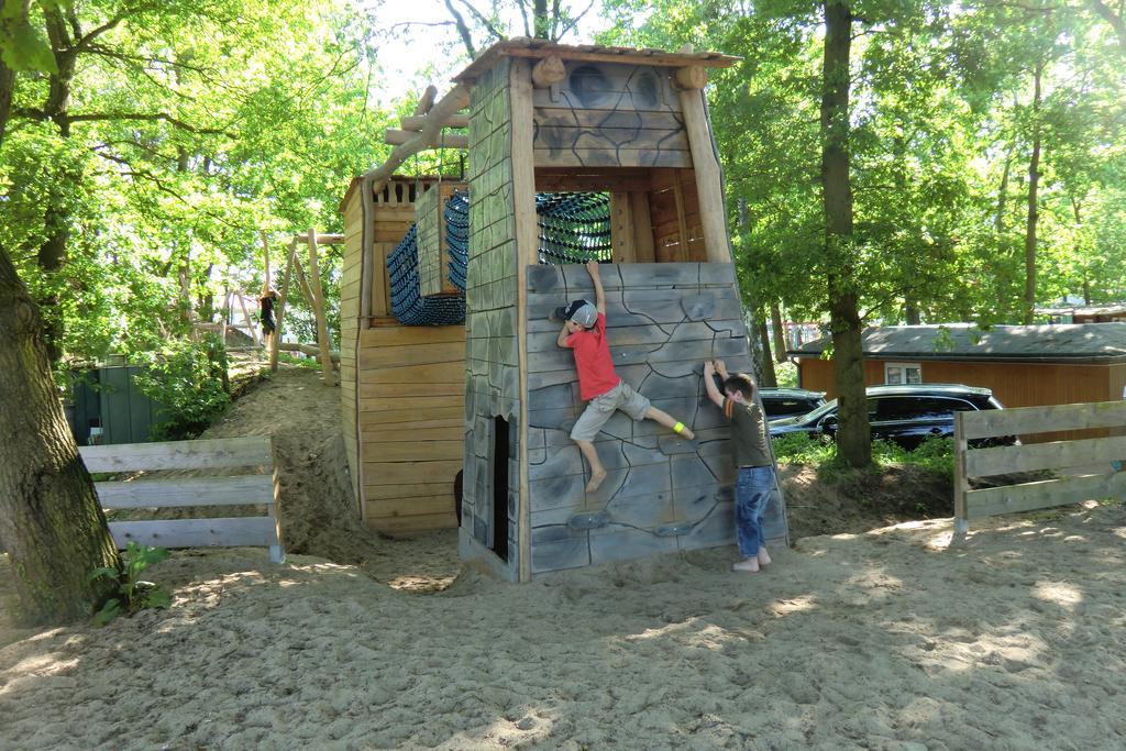 Ferien-& Erlebnispark Ploetzky Schönebeck Esterno foto